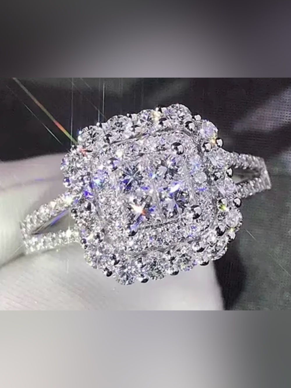 NWOT-Women’s Size 10 Silver Plated Sparkly Rhinestone Ring